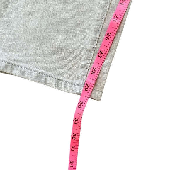 NWOT! Never Worn! Ann Taylor LOFT Grey Modern Sexy Boot Jeans in size 10 Petite - Picture 4 of 10